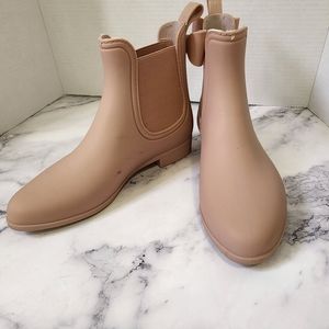 Pink rainboots